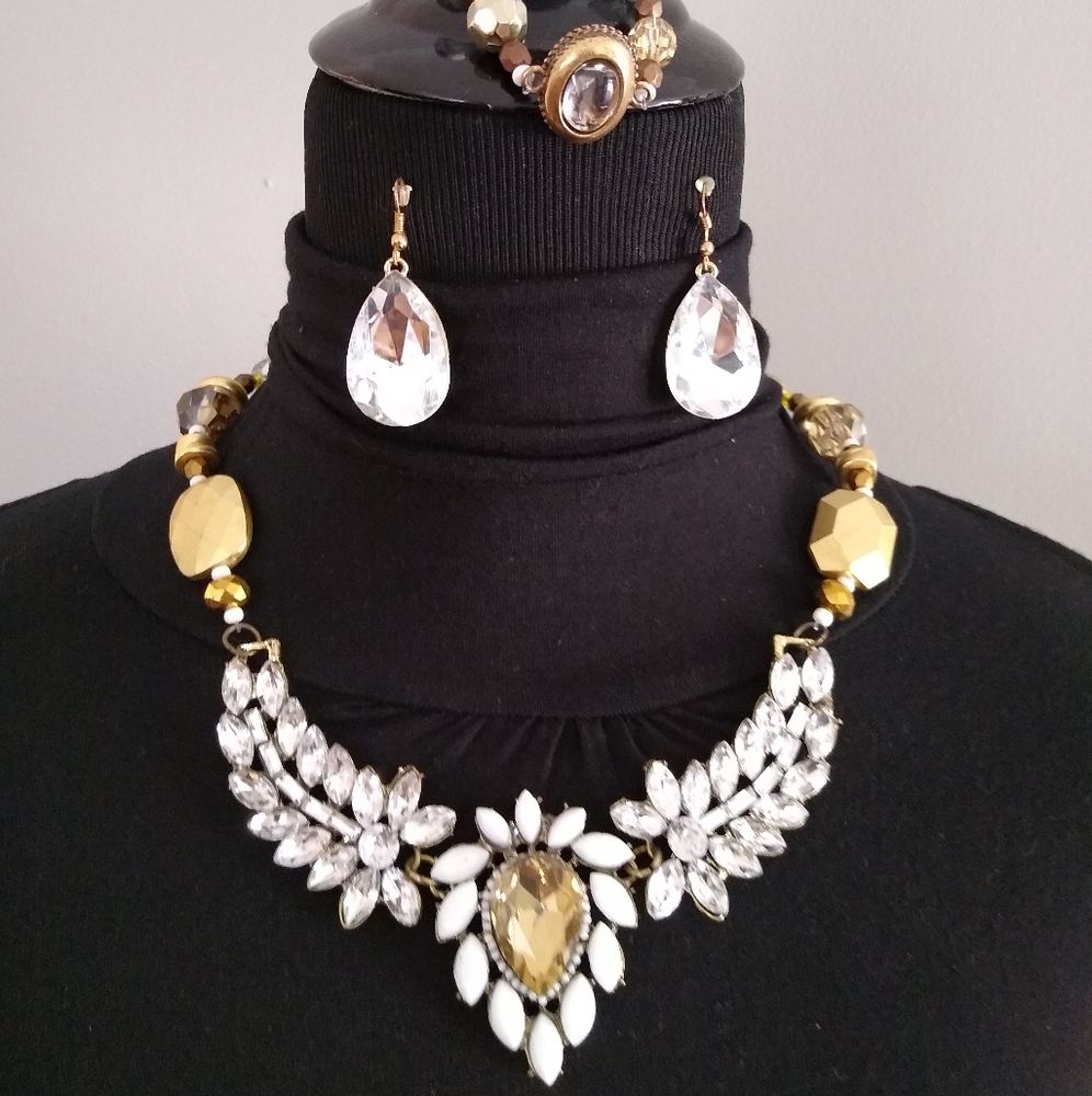 Necklace set